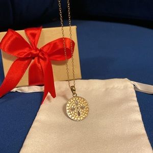 Anna Beck Pendant ‘Sand dollar’ Necklace in 18k gold plated over sterling silver